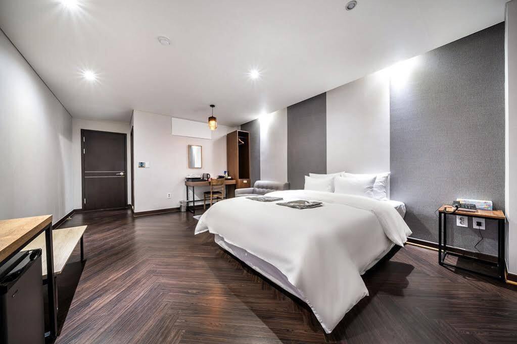The Hotel Bon Suwon Ngoại thất bức ảnh