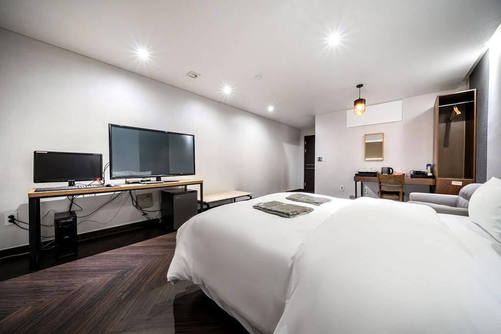 The Hotel Bon Suwon Ngoại thất bức ảnh